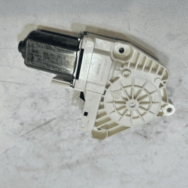 2015-2018 AUDI Q3 QUATTRO FRONT LEFT DRIVER DOOR WINDOW REGULATOR MOTOR OEM