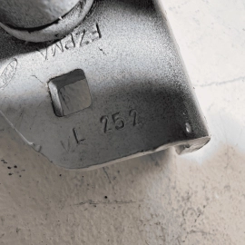 FORD FOCUS 2012-2018 FRONT OR REAR DRIVER SIDE DOOR UPPER MOUNT HINGE OEM YZ