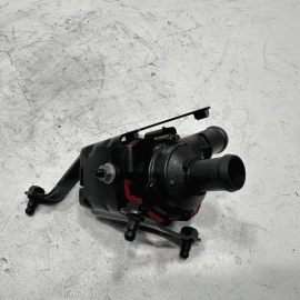 2016-2018 AUDI S6 4.0L ENGINE COOLANT AUXILIARY WATER PUMP W/ BRACKET OEM