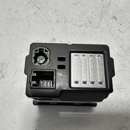 AUDI A6 S6 USB MEDIA PORT AUX JACK INPUT ADAPTER HUB 2016-2017 OEM