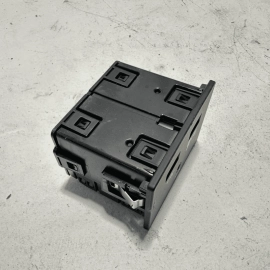 AUDI A6 S6 USB MEDIA PORT AUX JACK INPUT ADAPTER HUB 2016-2017 OEM