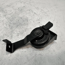 2013-2018 AUDI S6 4.0L FRONT LEFT DRIVER SIDE LOW TONE NOTE SIGNAL HORN OEM