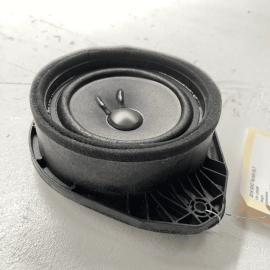 18-22 GMC Terrain Chevy Equinox Rear Left or Right Door Panel Audio Speaker