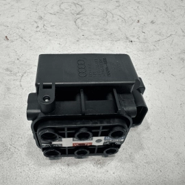 2012 - 2018 AUDI A6 S6 AIR SUSPENSION CONTROL VALVE SOLENOID BLOCK OEM