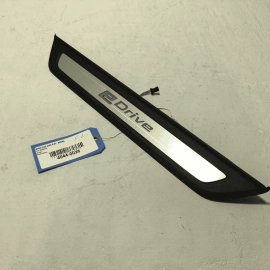 18-23 BMW 530E G30 FRONT LEFT OR RIGHT DOOR SILL STEP SCUFF PLATE TRIM COVER OEM