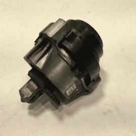 2018-2020 BMW 530XE G30 ENGINE MOTOR RIGHT PASSENGER SIDE MOUNT SUPPORT OEM
