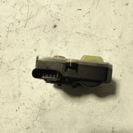 2018-2020 BMW 530e xDrive Engine Coolant Thermostat OEM