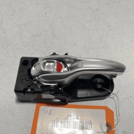 2017-2022 JEEP CHEROKEE INTERIOR LEFT DRIVER SIDE REAR or FRONT DOOR HANDLE OEM