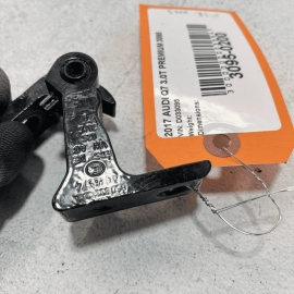 AUDI Q7 SQ7 2017 - 2023 FRONT RIGHT LOWER PASSENGER SIDE DOOR HINGE OEM