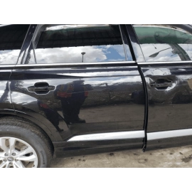 2017-2023 AUDI Q7 SQ7 REAR BUMPER COVER LOWER 4M0807527 OEM