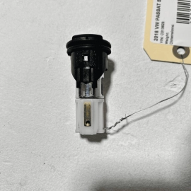 VOLKSWAGEN PASSAT 2012-2019 CENTER CONSOLE POWER OUTLET SOCKET & CAP COVER OEM