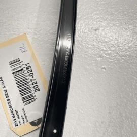REAR LEFT SIDE DOOR WINDOW STAY BAR MOLDING OEM 07-13 Mercedes-Benz S-CLAS  REAR LEFT SIDE DOOR WINDOW STAY BAR MOLDING OEM 07-13 Mercedes-Benz S-CLAS