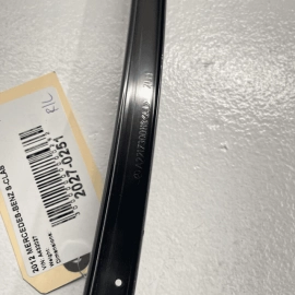 REAR LEFT SIDE DOOR WINDOW STAY BAR MOLDING OEM 07-13 Mercedes-Benz S-CLAS  REAR LEFT SIDE DOOR WINDOW STAY BAR MOLDING OEM 07-13 Mercedes-Benz S-CLAS