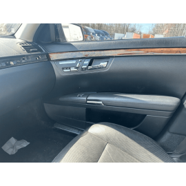 REAR LEFT SIDE DOOR WINDOW STAY BAR MOLDING OEM 07-13 Mercedes-Benz S-CLAS 