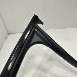 AUDI A6 S6 2016-2018 FRONT DRIVER DOOR GLASS RUN CHANNEL WEATHERSTRIP SEAL OEM