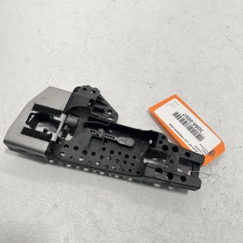 Front Left / Driver Exterior Door Handle Bracket AUDI Q7 2017-2023 OEM