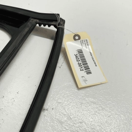 REAR PASSENGER SIDE RUN CHANNEL WEATHERSTRIP SEAL OEM Mini Countryman R60 1