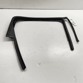 REAR PASSENGER SIDE RUN CHANNEL WEATHERSTRIP SEAL OEM Mini Countryman R60 1