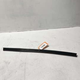 2017-2023 AUDI Q7 REAR RIGHT SIDE DOOR WINDOW INNER BELT WEATHERSTRIP SEAL OEM