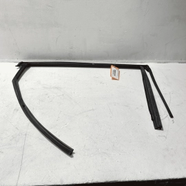 2017-2023 AUDI Q7 REAR LEFT DRIVER SIDE DOOR WINDOW GLASS RUN CHANNEL SEAL OEM