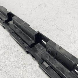 2011-2016 BMW 535i FRONT PASSENGER SIDE SKIRT ROCKER MOLDING MOUNT BRACKET OEM