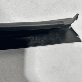 2011-2018 PORSCHE CAYENNE FRONT LEFT DRIVER SIDE DOOR BODY WEATHERSTRIP SEAL OEM