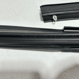 2011-2018 PORSCHE CAYENNE REAR RIGHT SIDE WINDOW GLASS RUN CHANEL SEAL OEM