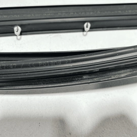 2011-2018 PORSCHE CAYENNE REAR RIGHT SIDE WINDOW GLASS RUN CHANEL SEAL OEM