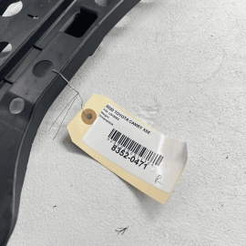 TOYOTA CAMRY XSE 2018 - 2023 FRONT RIGHT PASSENGER SIDE FLOOR CARPET BRACKE