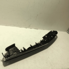 18-2023 BMW 530E G30 DASH PASSENGER SIDE BEZEL MOLDING W/ AC AIR VENT GRILLE OEM