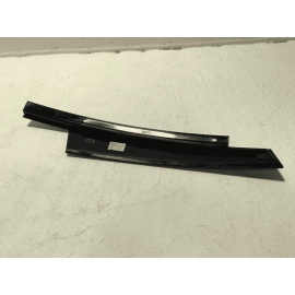 2018 - 2023 BMW 530E G30 FRONT RIGHT PASSENGER DOOR WINDOW B PILLAR MOLDING OEM