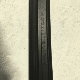 18-23 BMW 530E FRONT PASSENGER DOOR WINDOW RUN CHANNEL SEAL W/UPPER MOLDING OEM