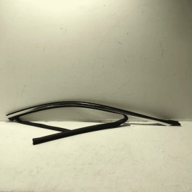 18-23 BMW 530E FRONT PASSENGER DOOR WINDOW RUN CHANNEL SEAL W/UPPER MOLDING OEM
