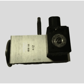 2018-2023 BMW 530e xDrive A/C Electric Expansion Valve OEM