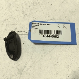 18-2023 BMW 530E REAR OF FRONT PASSENGER SIDE DOOR OUTSIDE HANDLE COVER SEAL OEM