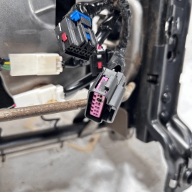 INFINITI 2009 FX35 FX50 FRONT RIGHT PASSENGER SEAT LOWER TRACK FRAME OEM INFINITI 2009 FX35 FX50 FRONT RIGHT PASSENGER SEAT LOWER TRACK FRAME OEM