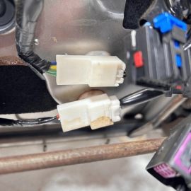 INFINITI 2009 FX35 FX50 FRONT RIGHT PASSENGER SEAT LOWER TRACK FRAME OEM INFINITI 2009 FX35 FX50 FRONT RIGHT PASSENGER SEAT LOWER TRACK FRAME OEM