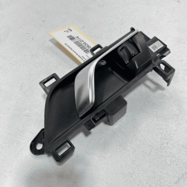 REAR LEFT DRIVER SIDE DOOR INTERIOR PULL HANDLE OEM 2018 - 2020 HONDA ACCORD EX REAR LEFT DRIVER SIDE DOOR INTERIOR PULL HANDLE OEM 2018 - 2020 HONDA ACCORD EX