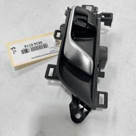 REAR LEFT DRIVER SIDE DOOR INTERIOR PULL HANDLE OEM 2018 - 2020 HONDA ACCORD EX REAR LEFT DRIVER SIDE DOOR INTERIOR PULL HANDLE OEM 2018 - 2020 HONDA ACCORD EX