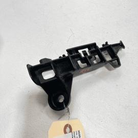 2018-2022 TOYOTA CAMRY REAR RIGHT PASSENGER TAILLIGHT MOUNT BRACKET RETAINER OEM