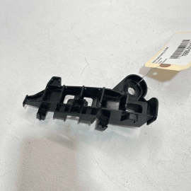2018-2022 TOYOTA CAMRY REAR RIGHT PASSENGER TAILLIGHT MOUNT BRACKET RETAINER OEM