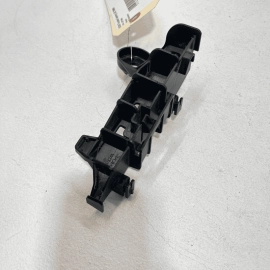 2018-2022 TOYOTA CAMRY REAR RIGHT PASSENGER TAILLIGHT MOUNT BRACKET RETAINER OEM