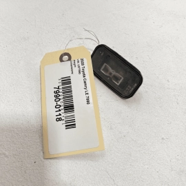 2018-2022 TOYOTA CAMRY REAR LEFT OR RIGHT SIDE LICENSE PLATE LIGHT LAMP OEM 1PCS