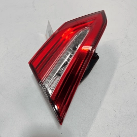 2018 - 2020 TOYOTA CAMRY REAR RIGHT PASSENGER SIDE INNER TAILLIGHT LAMP OEM