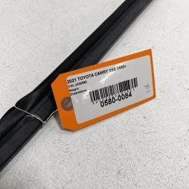 2018-2023 TOYOTA CAMRY FRONT RIGHT OR LEFT DOOR LOWER WEATHERSTRIP SEAL OEM 1PCS