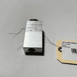 VOLKSWAGEN PASSAT 2012-2022 AIR CONDITIONING AC EXPANSION VALVE CONNECTOR OEM