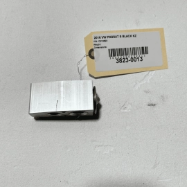 VOLKSWAGEN PASSAT 2012-2022 AIR CONDITIONING AC EXPANSION VALVE CONNECTOR OEM
