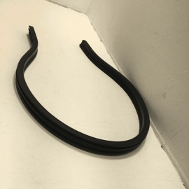 2020-2025 VOLKSWAGEN ATLAS HOOD BONNET REARWARD WEATHERSTRIP SEAL OEM