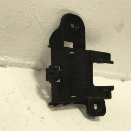 21-2025 VOLKSWAGEN ATLAS REAR PASSENGER SIDE BLIND SPOT RADAR SENSOR BRACKET OEM