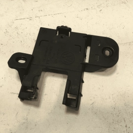 21-2025 VOLKSWAGEN ATLAS REAR PASSENGER SIDE BLIND SPOT RADAR SENSOR BRACKET OEM